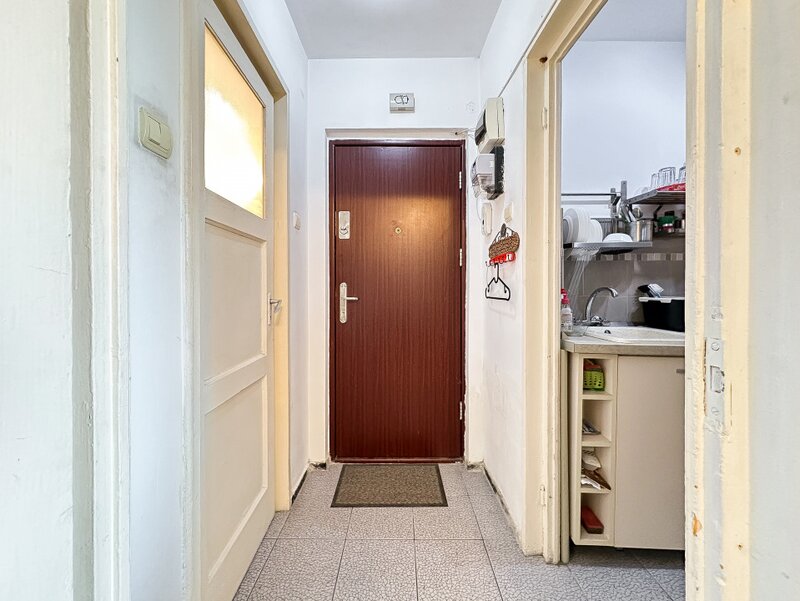 Piata Amzei, Calea Victoriei, metrou p-ta Romana 4 min., garsoniera,